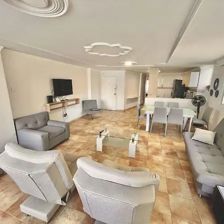 Apartamento En La Mejor Zona Turistica De Apartamento